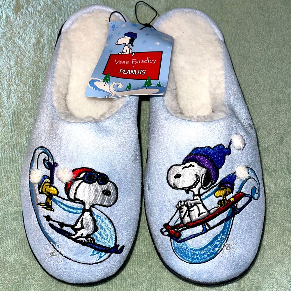 ✨HP✨ “PEANUTS” NWT SNOOPY SOFT SKIING SLIPPERS BY VERA BRADLEY, SHOE SIZE 5-6
